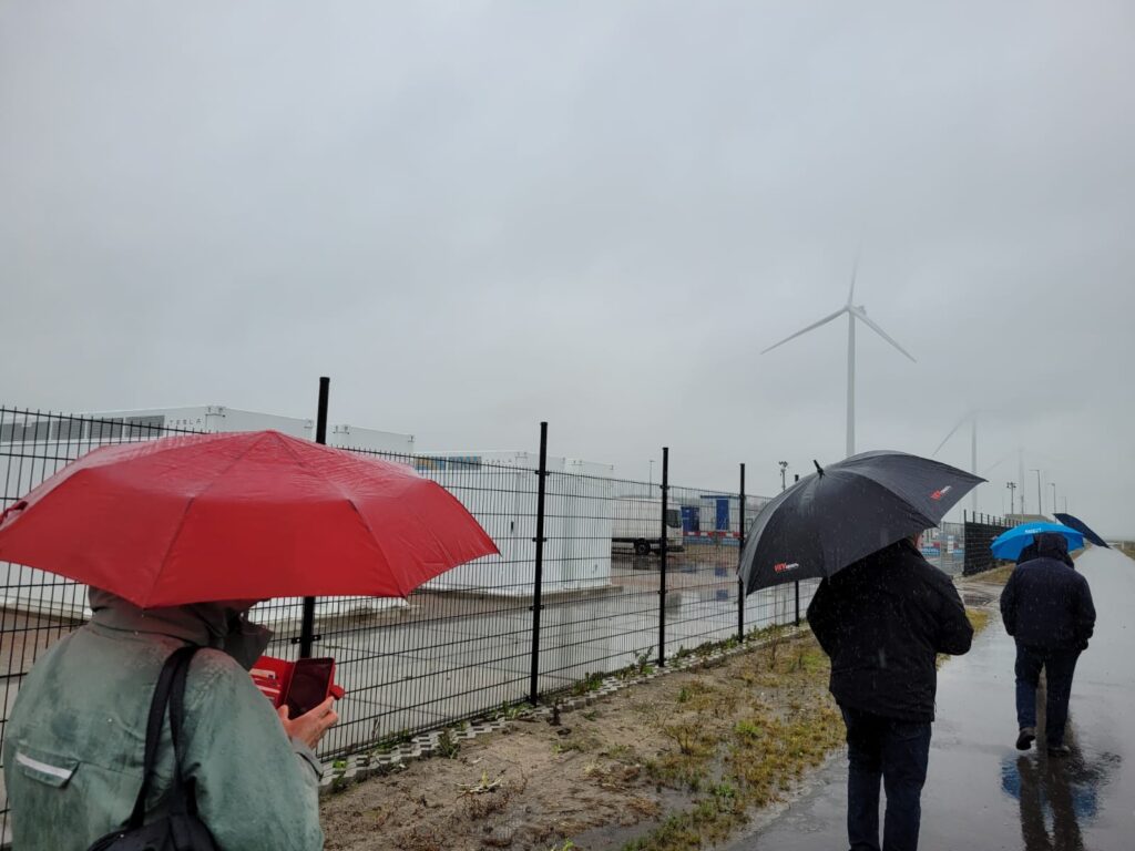 Bezoek aan de energieopslag van Pure Energie bij Dronten.